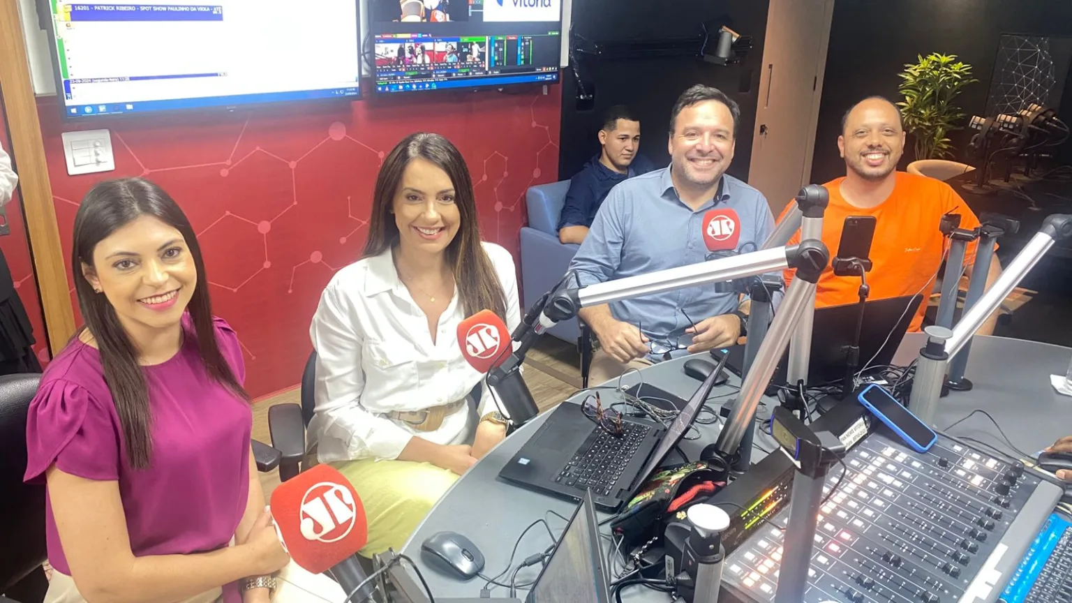 4FqW1SuR-WhatsApp-Image-2024-09-23-at-11.26.37-1536x864