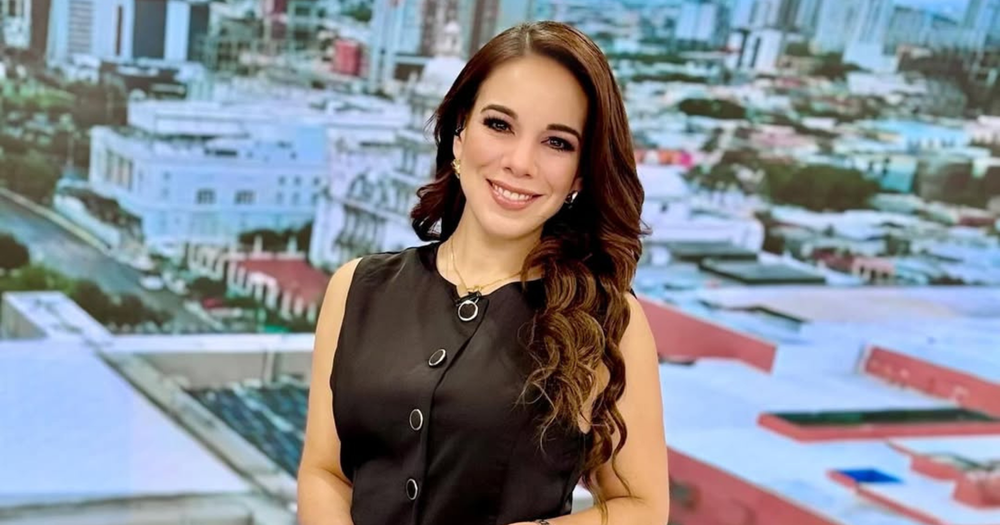 Apresentadora-mexicana-Debora-Estrella