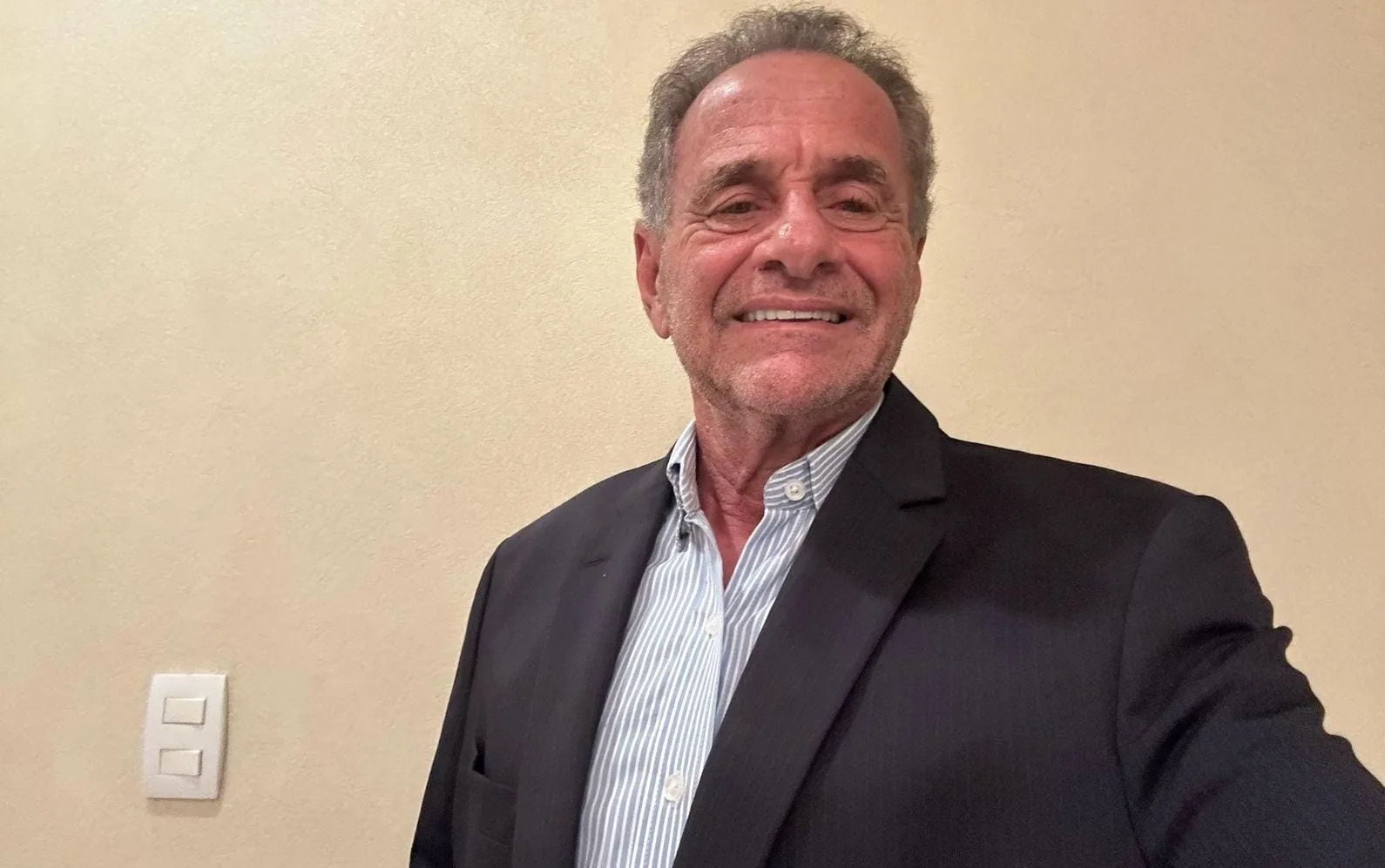 W9FW8uaJ-Carlos-Manato-divulgacao