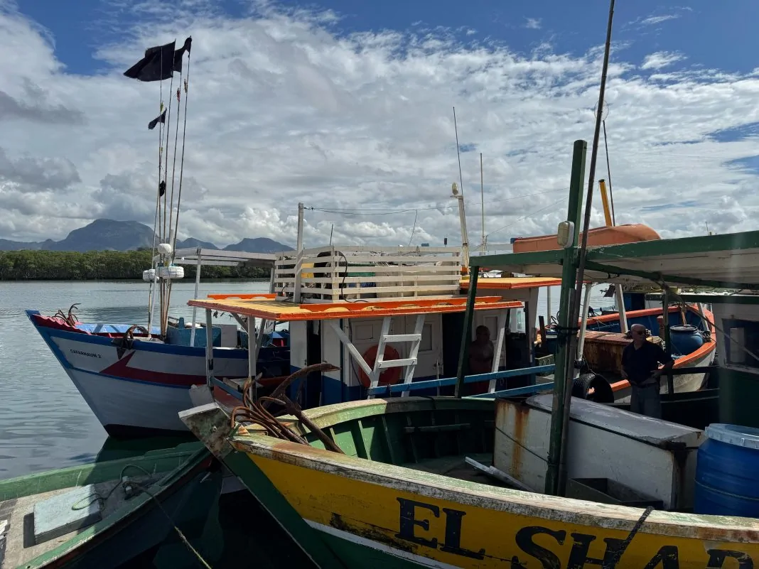 pescadores-guarapari-1068x801-1.webp.webp