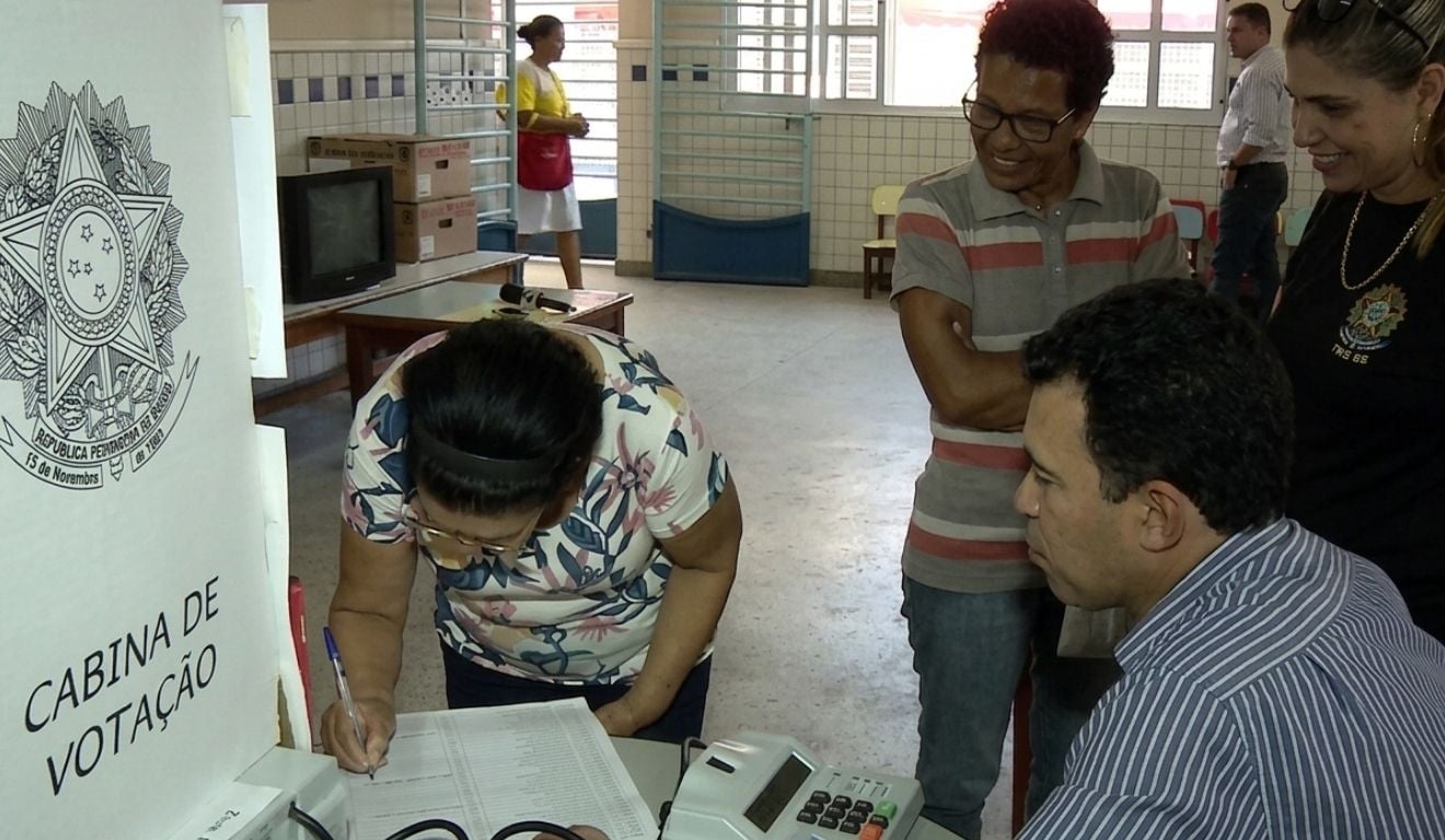 Eleicao-Mulher-votando.jpg