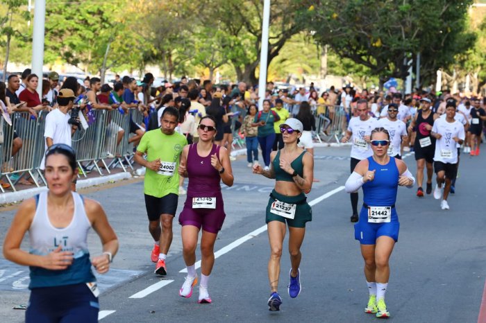 No sábado foram 5 e 10 km e no domingo, 21 e 42 km.